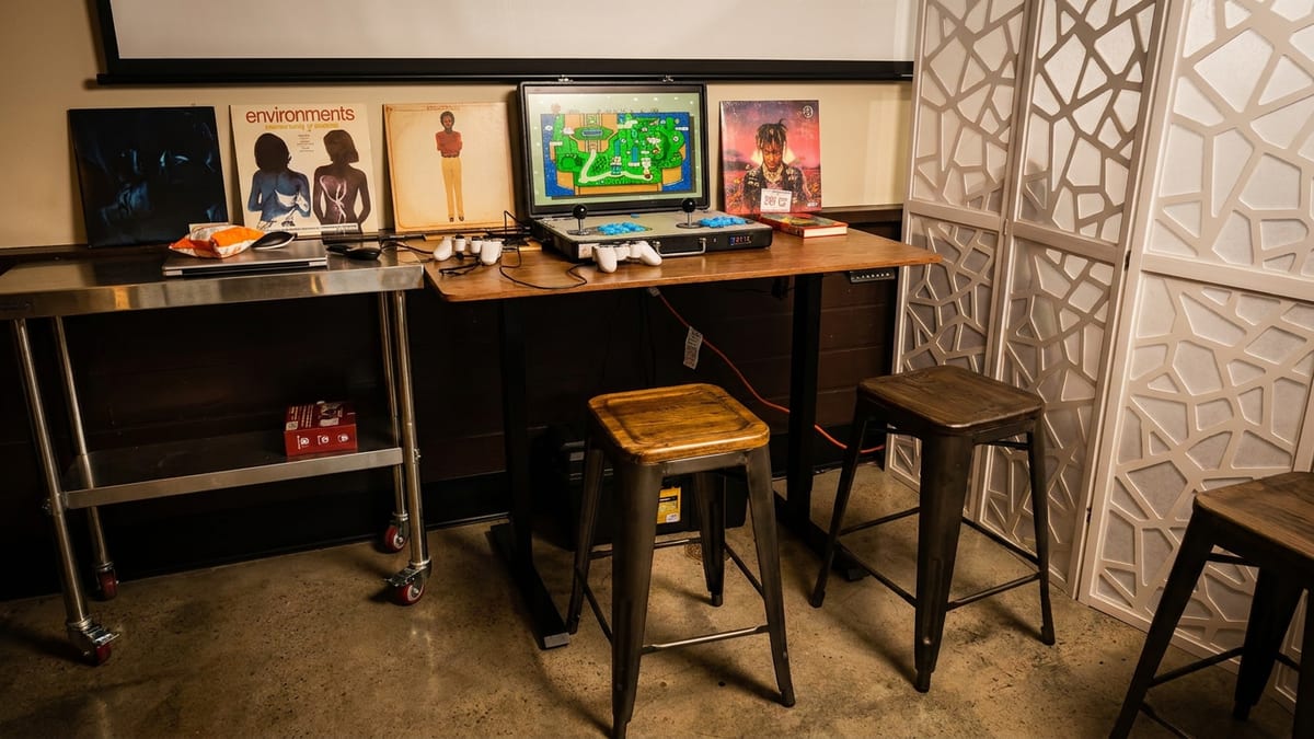 Retro arcade in the corner